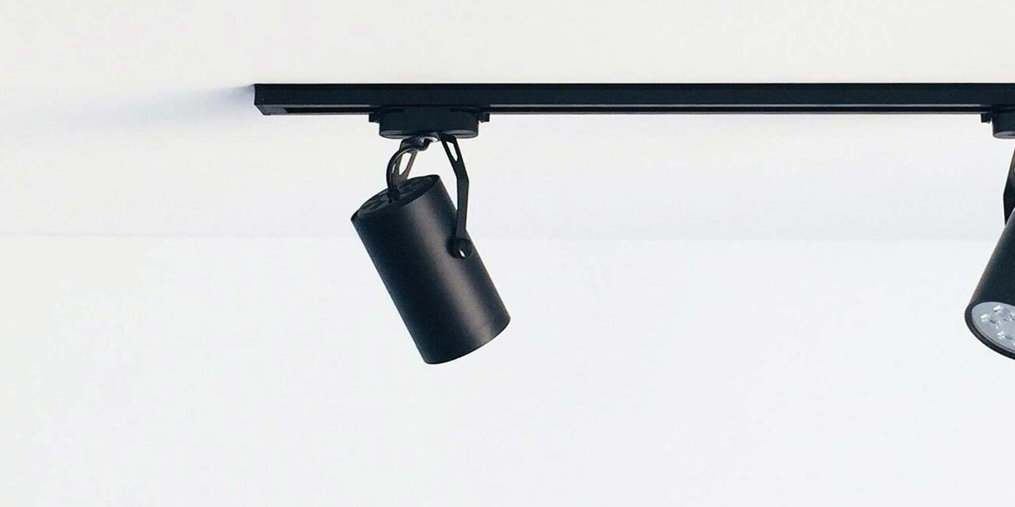 track lighting in an older bathroom