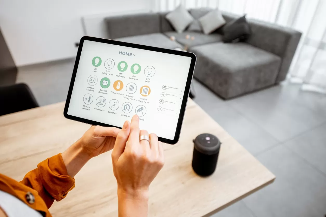 What are the Benefits of Smart Home Touch Control Panels and Remotes?