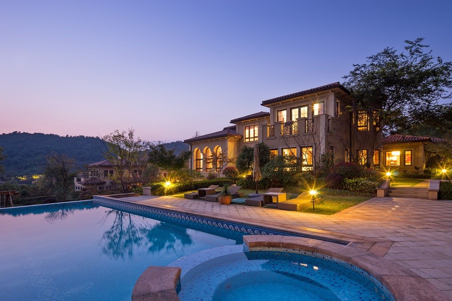 3 Reasons to Check Out Landscape Lighting This Spring