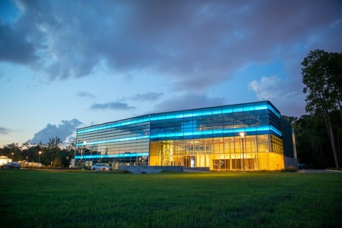 3-ways-commercial-outdoor-lighting-control-enhances-properties