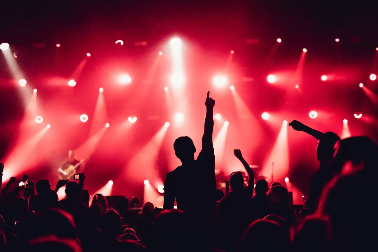 5-Concert-Livestreams-to-Help-Ease-The-Pain-Of-No-Summer-Concerts