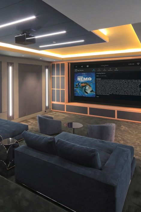 finding nemo splash screen on home theater with led lighting